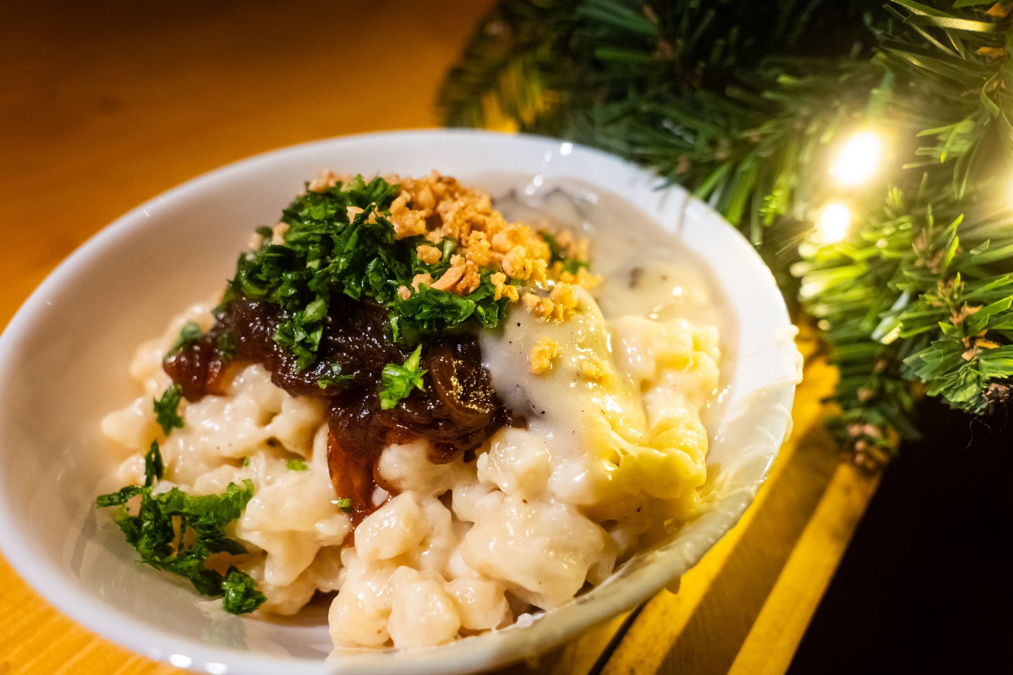 Käsespätzle mit hausgemachter Zwiebelmarmelade